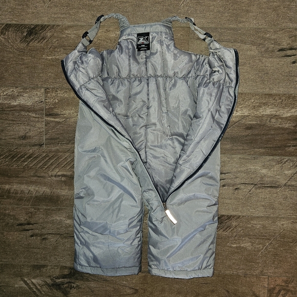 Toddler Boy Fall/Winter Bundle - 2T❄️ 6 Pieces - Picture 10 of 16